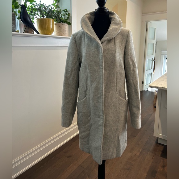 Aritizia ‘Cocoon Coat’ - Picture 9 of 13